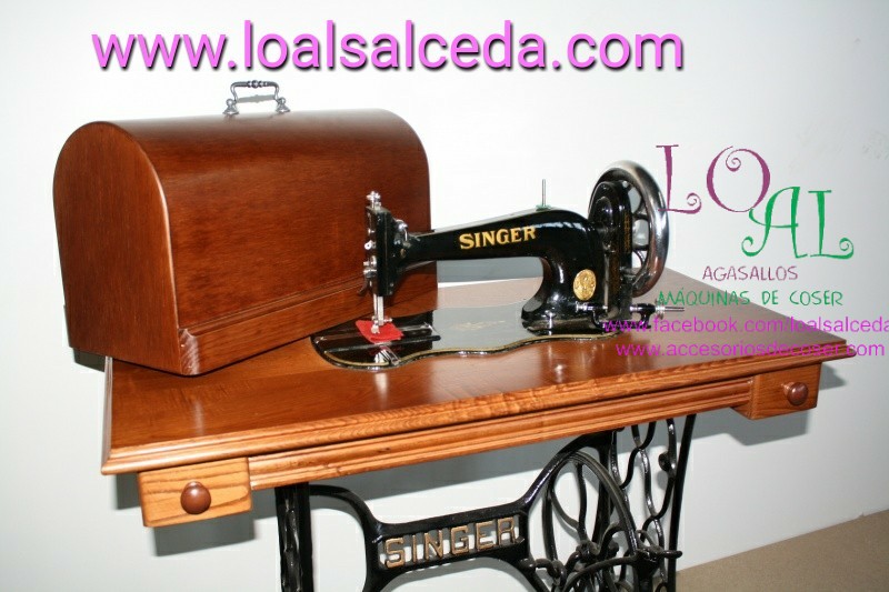 mesa maquina de coser con dos cajones, mesa madera castaño maquina de coser, mueble maquina de coser