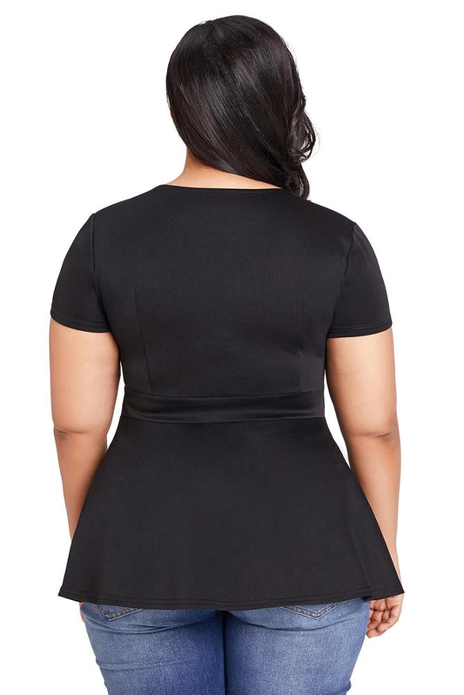 blusa con vuelos en la cintura