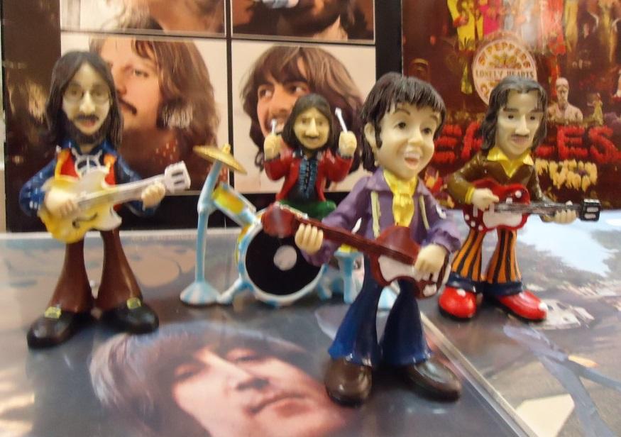Juego  de figuras de resina The Beatles