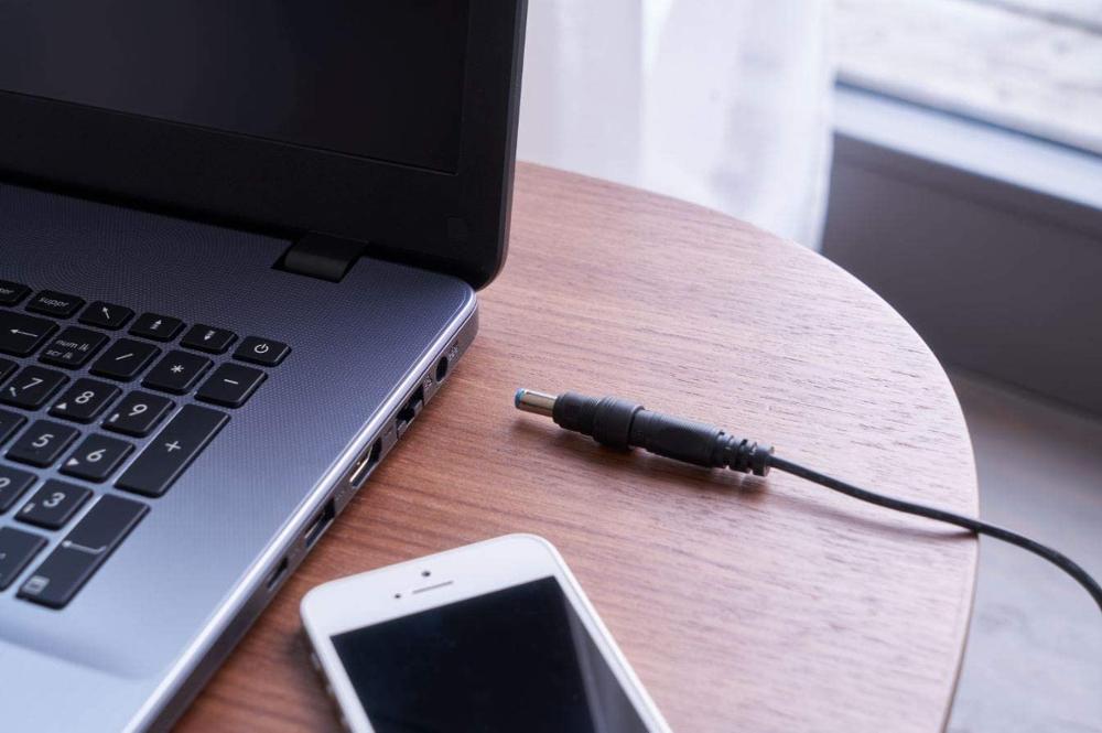 BLUESTORK CARGADOR UNIVERSAL PORTATIL LENOVO 90W